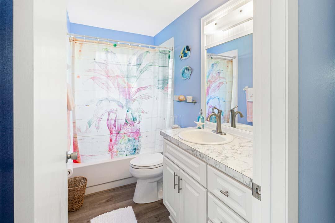 VILLAS OF HOBE SOUND COND - Residential