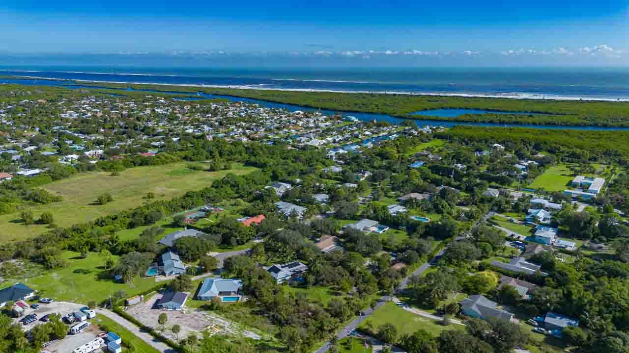 VILLAS OF HOBE SOUND COND - Residential