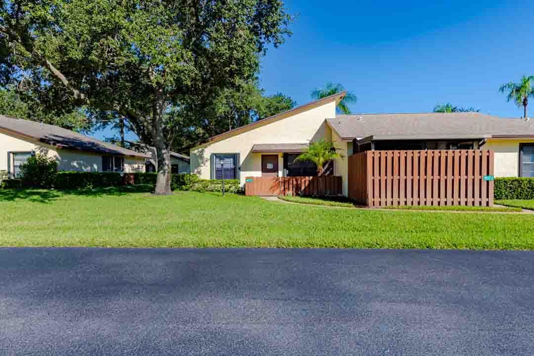 VILLAS OF HOBE SOUND COND - Residential