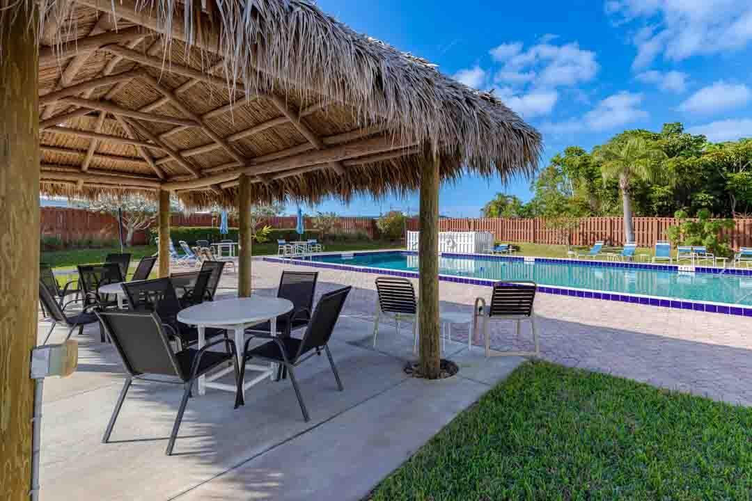 VILLAS OF HOBE SOUND COND - Residential