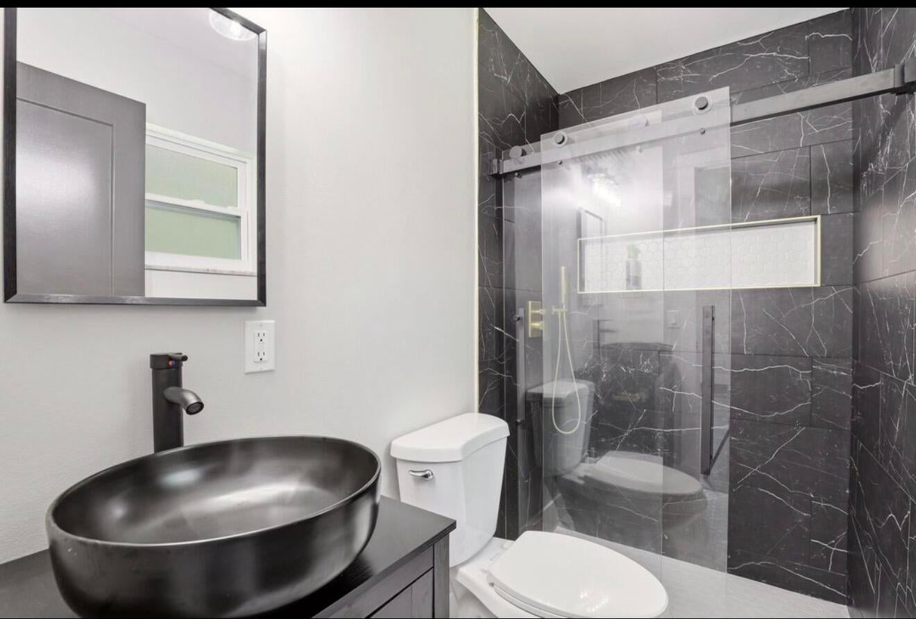 Properties 15409 Los Angeles Drive