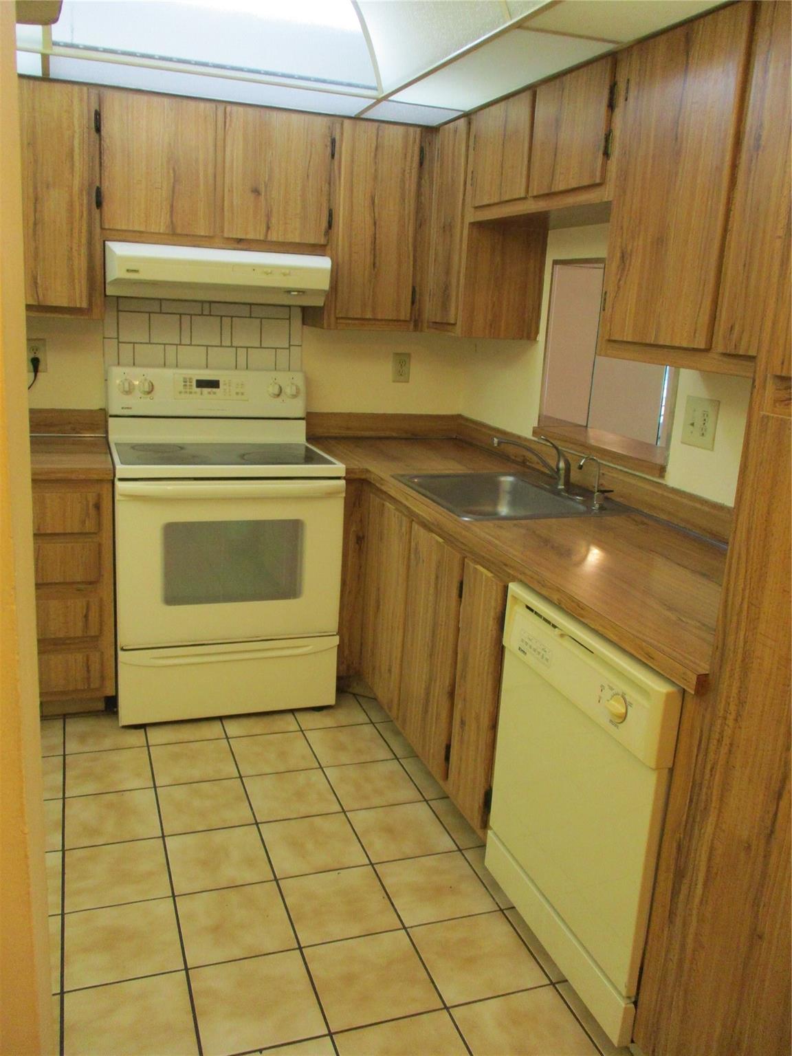 CONCORD VILLAGE - Residential Lease