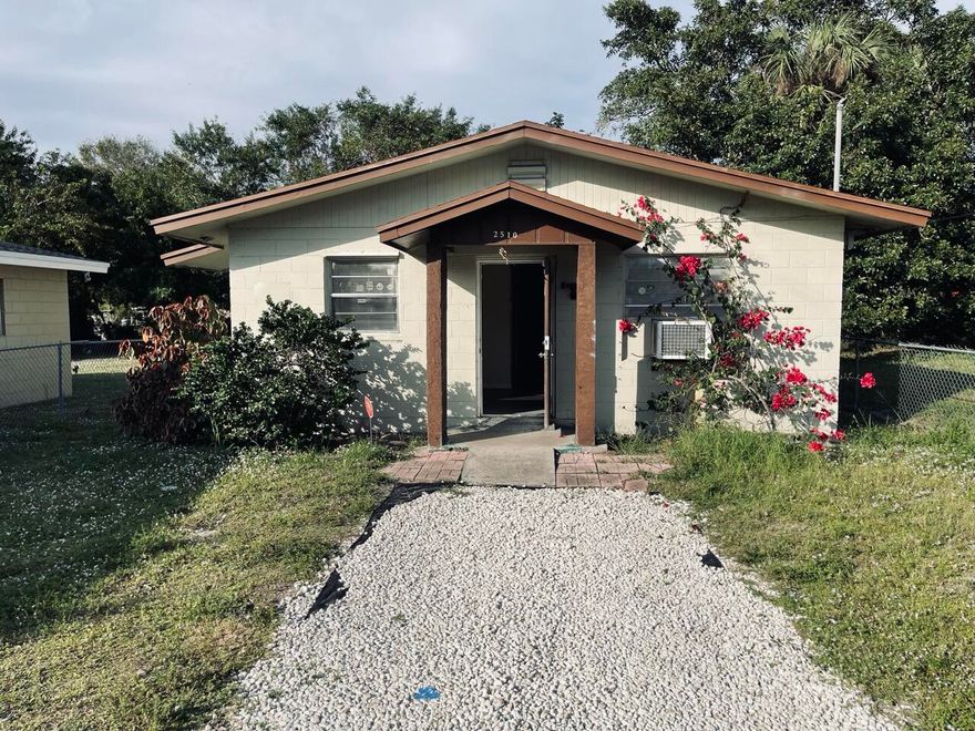 Single Family House 3 bedrooms/1bath, fully painted, large front area for at least four cars. Tenant Ready. To start: First plus 2 times Security Deposit ($4,350 total), Monthly Household Income verification (Around $4,350).