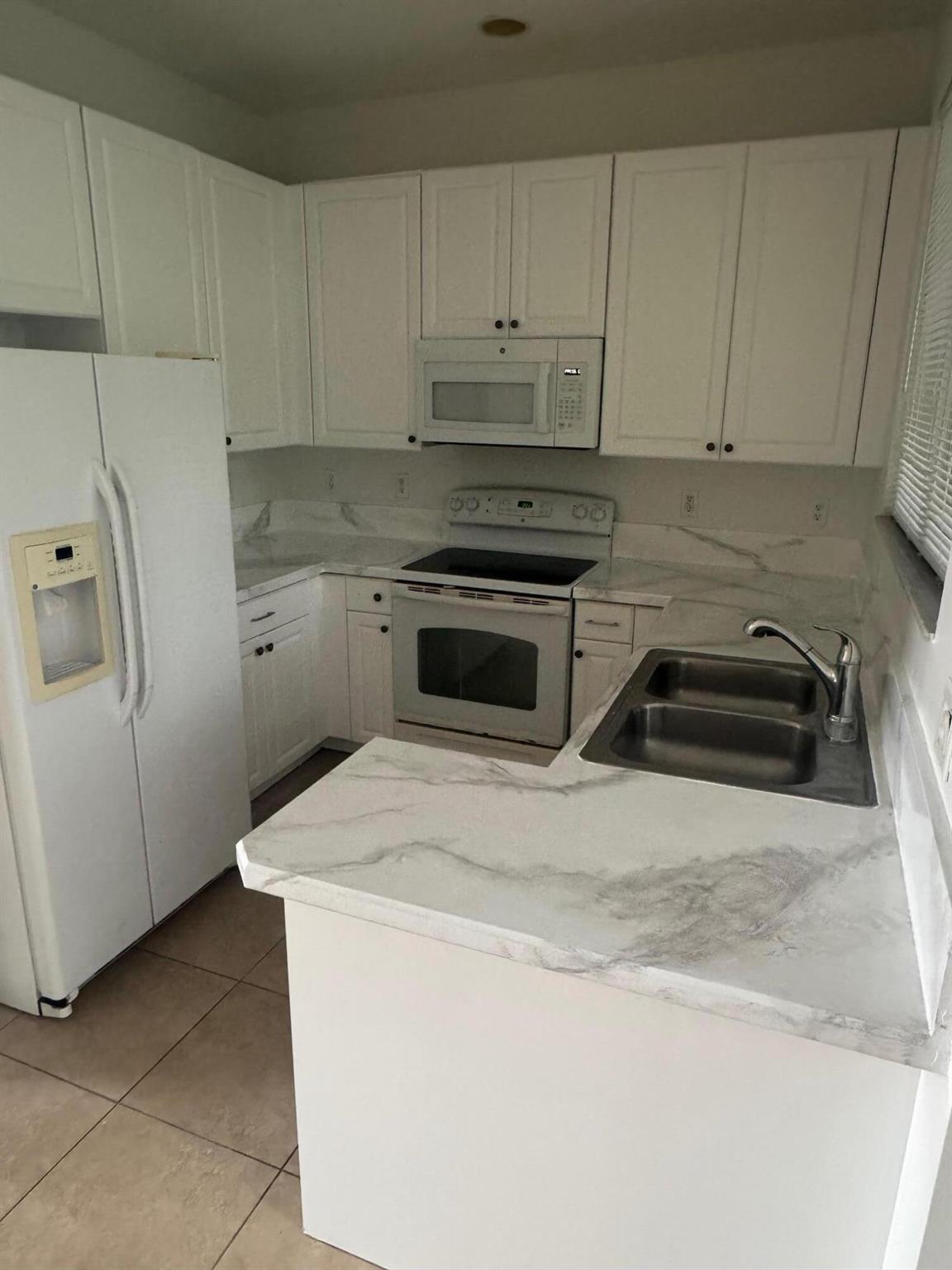 MILITARY TRAIL PUD - Residential Lease