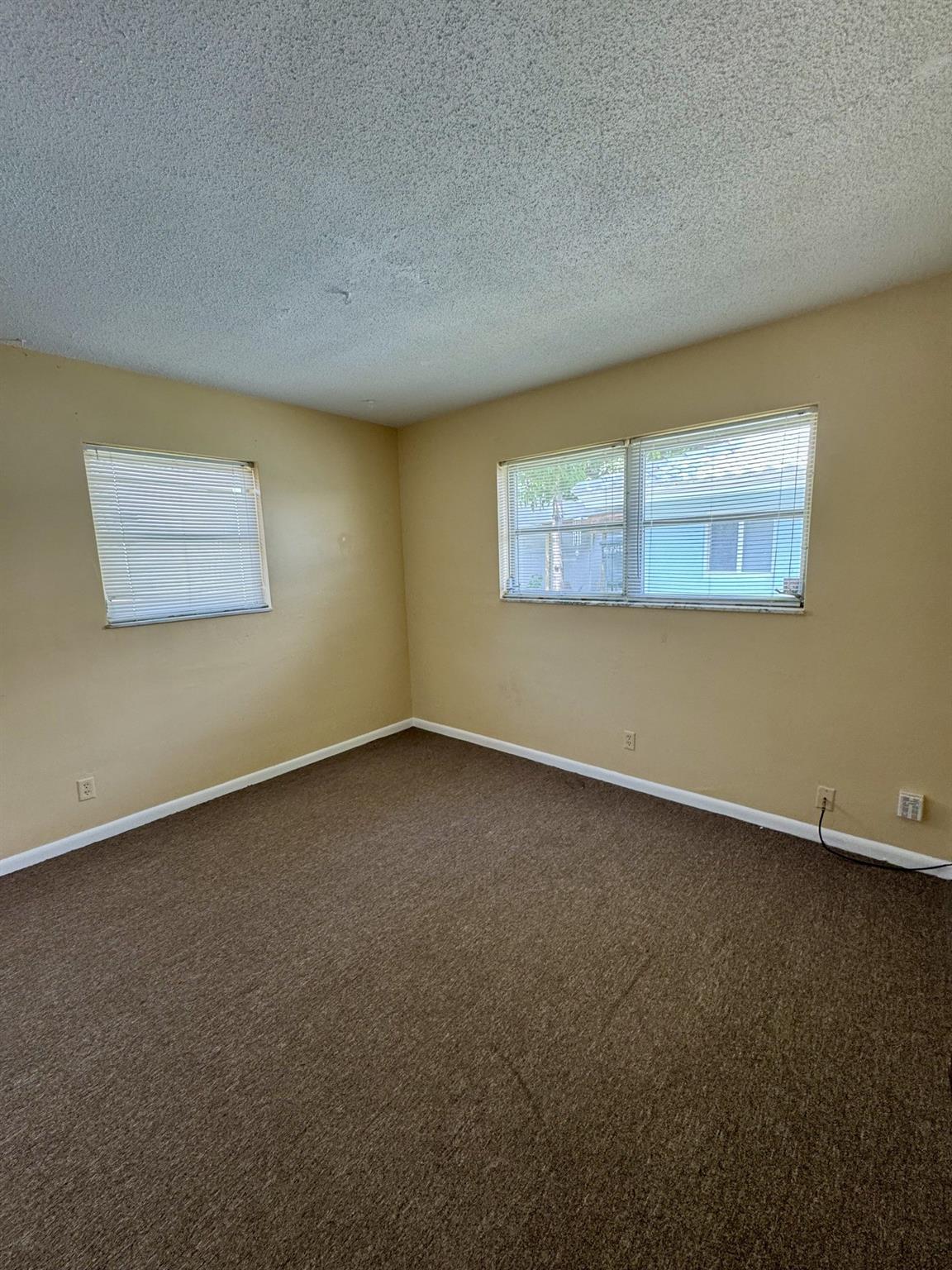 Pappous Sub 73-21 B - Residential Lease