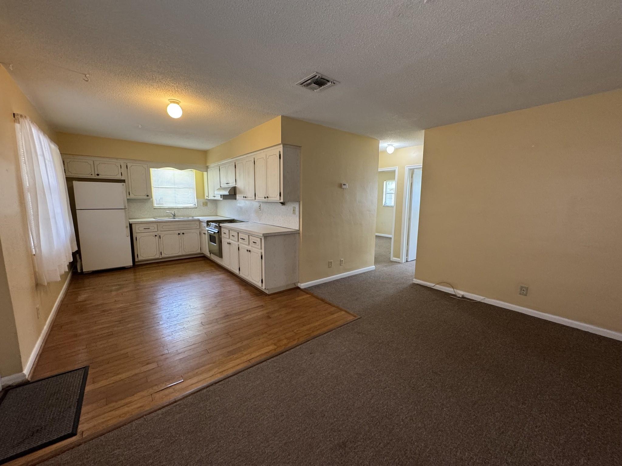 Pappous Sub 73-21 B - Residential Lease