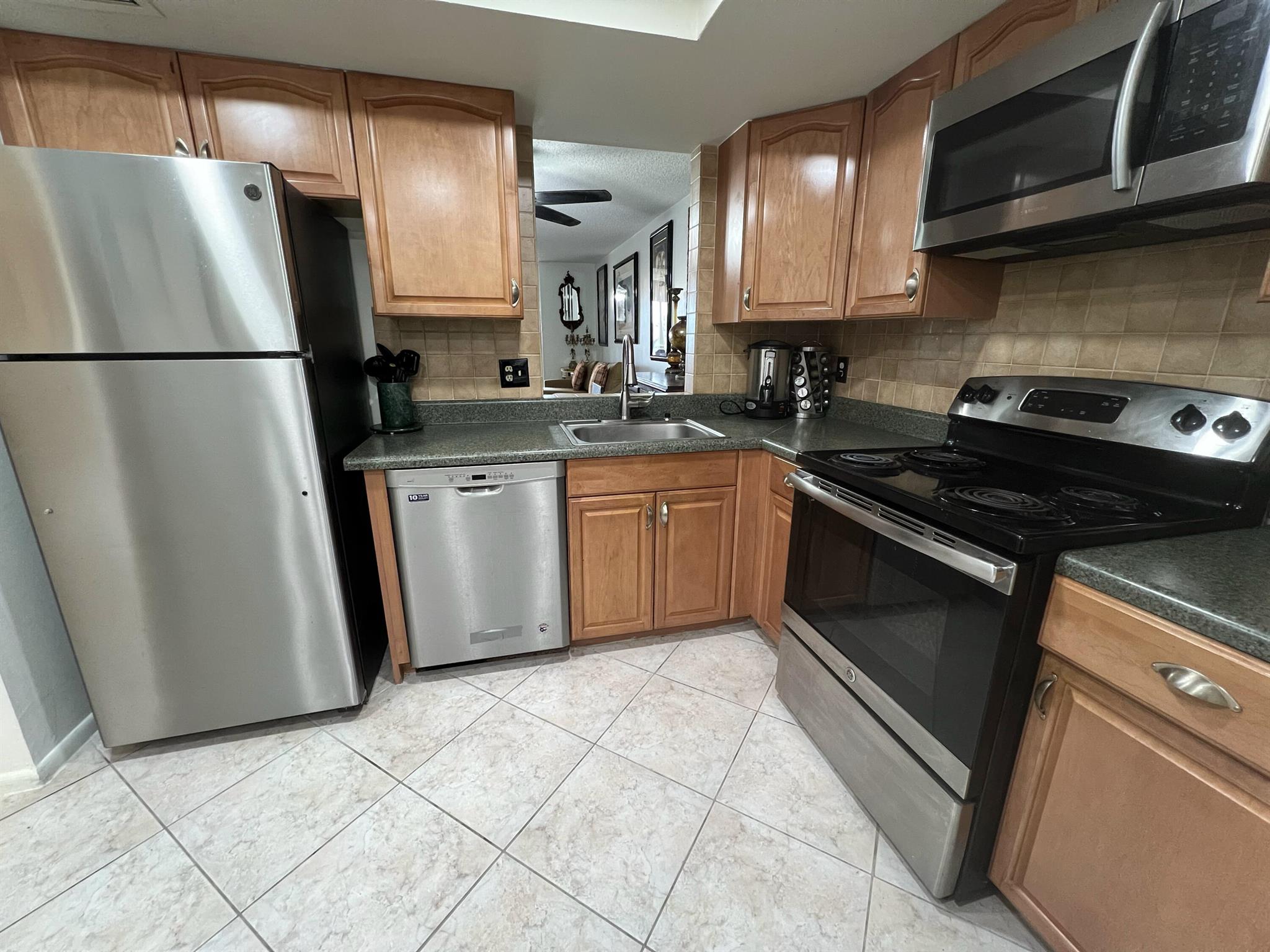 VILLAGES OF ORIOLE ABBEY CONDO - Residential