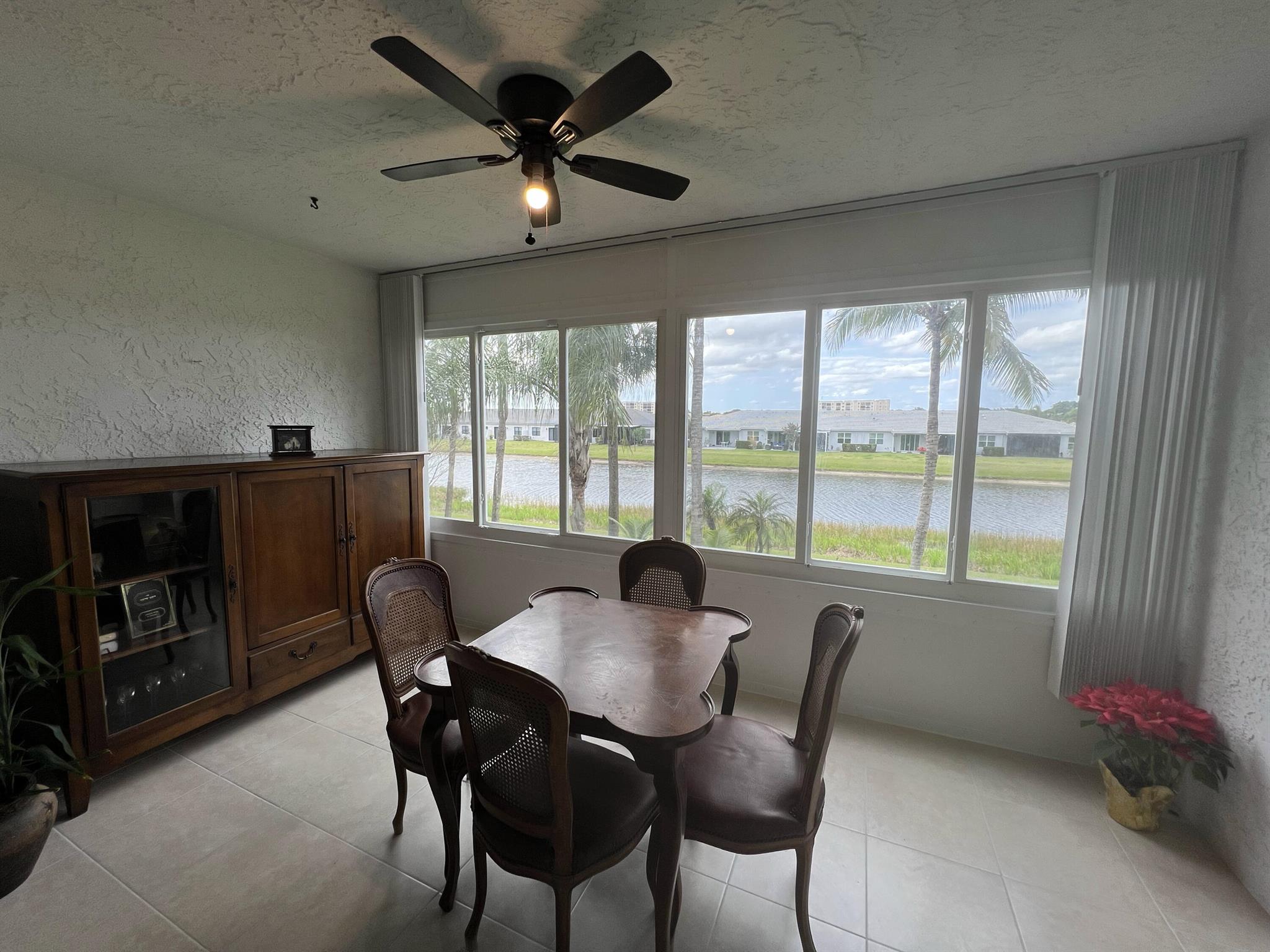 VILLAGES OF ORIOLE ABBEY CONDO - Residential