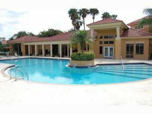 Move in ready one bedroom, one bath condo in Palm Lake Condos located in West Palm Beach. This condo has tile throughout, a new hot water heater, newer AC, a stackable washer and dryer, and a built in closet system in master. The open kitchen features a refrigerator, range, microwave and dishwasher. Community features a large pool, clubhouse, fitness center, and tennis court. Community requires credit score of 620 or higher