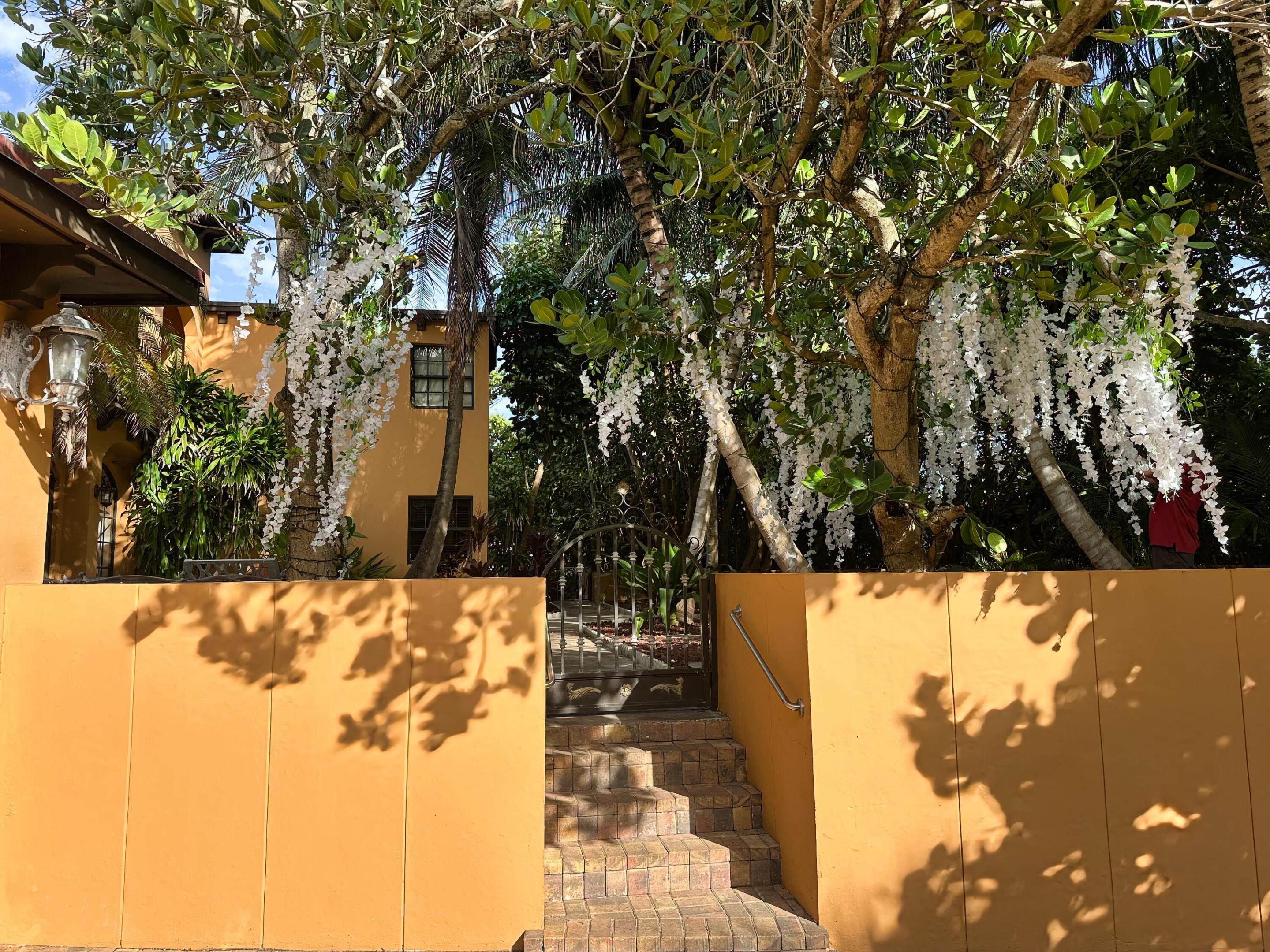 HOLLYWOOD CENTRAL BEACH - Residential