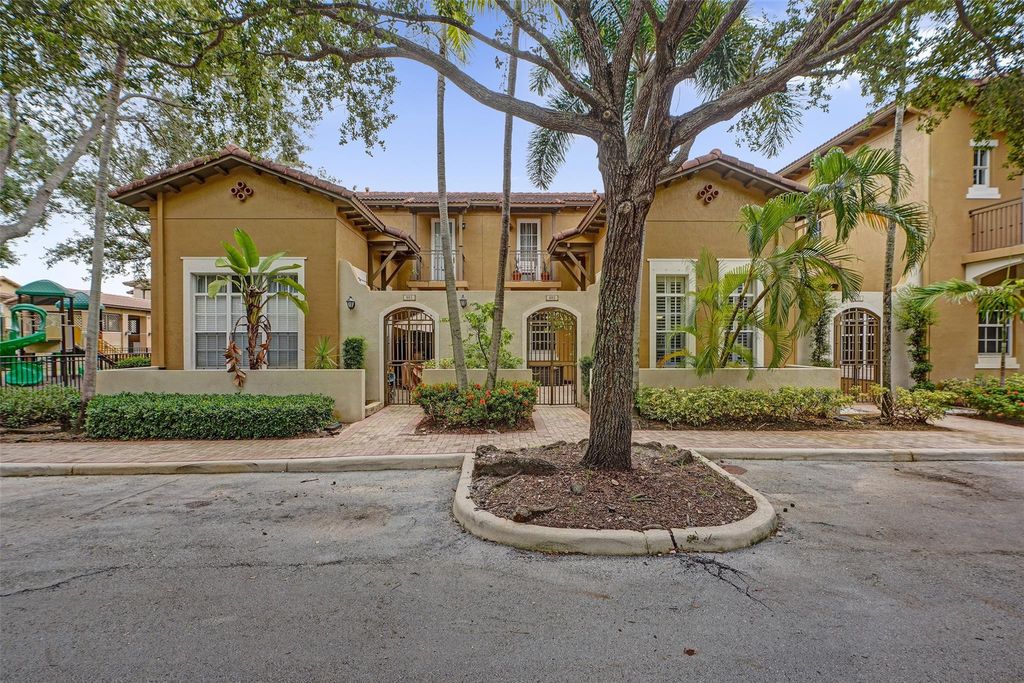 Photo of 803 SW 147th Terrace, Pembroke Pines, FL 33027 (MLS # F10524958)