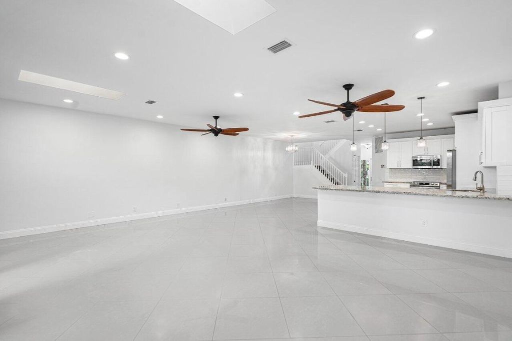 Photo of 6684 Via Regina, Boca Raton, FL 33433 (MLS # R11121333)