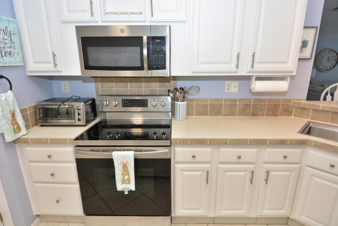 8154 14th Hole Drive, Port St Lucie, FL, 34952/$243,000 4 8154 14th Hole Drive