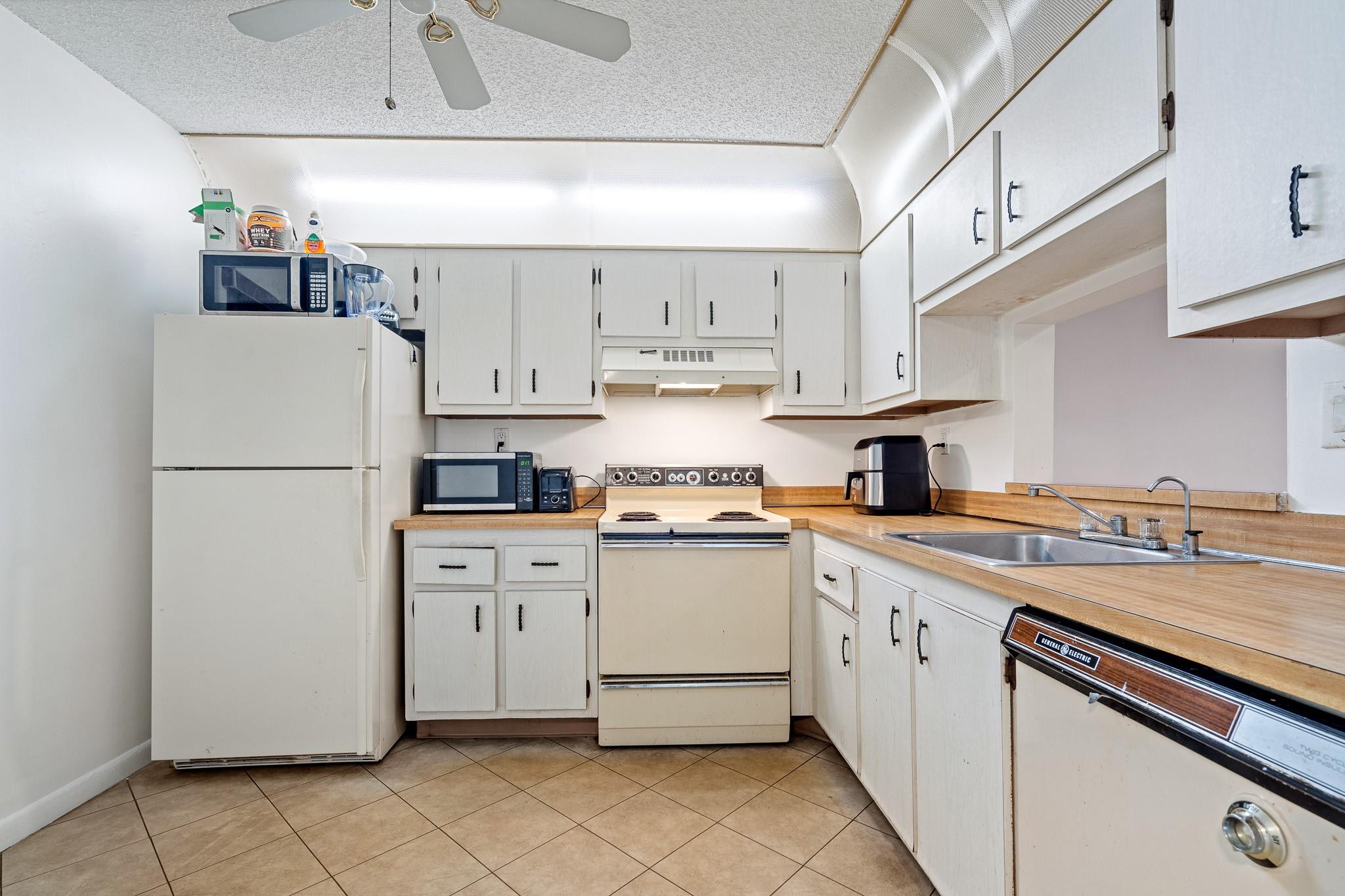The Courtyards of Broward - Residential