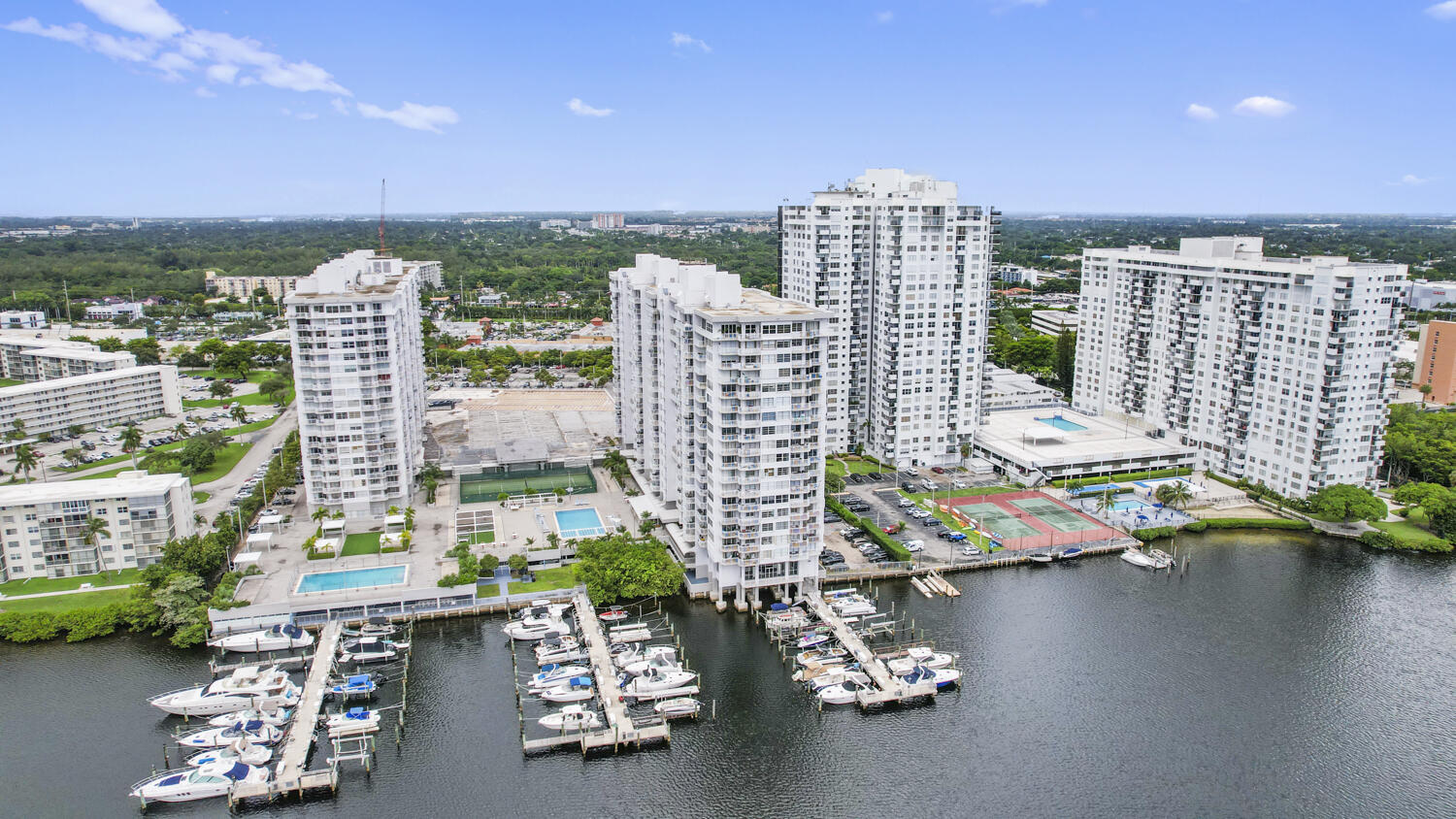 DEL PRADO MARINA - Residential