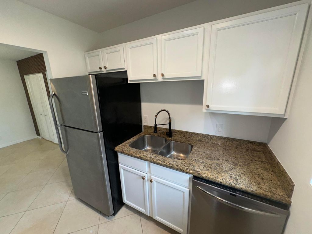 Photo of 1014 NE 9th Avenue #10, Delray Beach, FL 33483 (MLS # R11034285)