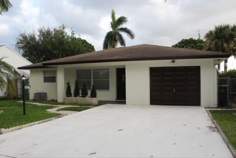 A home in Lake Worth Beach