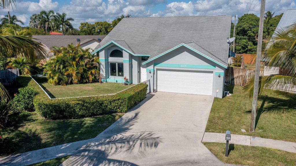 Photo of 1325 Palermo Way, Lantana, FL 33462 (MLS # R11148879)