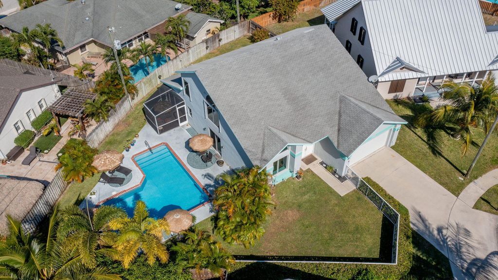 Photo of 1325 Palermo Way, Lantana, FL 33462 (MLS # R11148879)