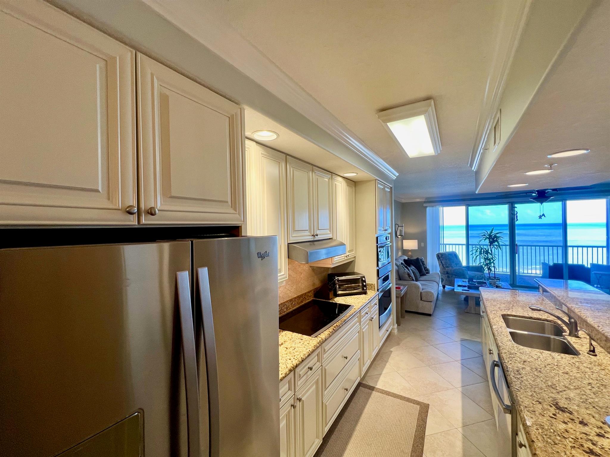 OCEANIQUE OCEANFRONT, A C - Residential