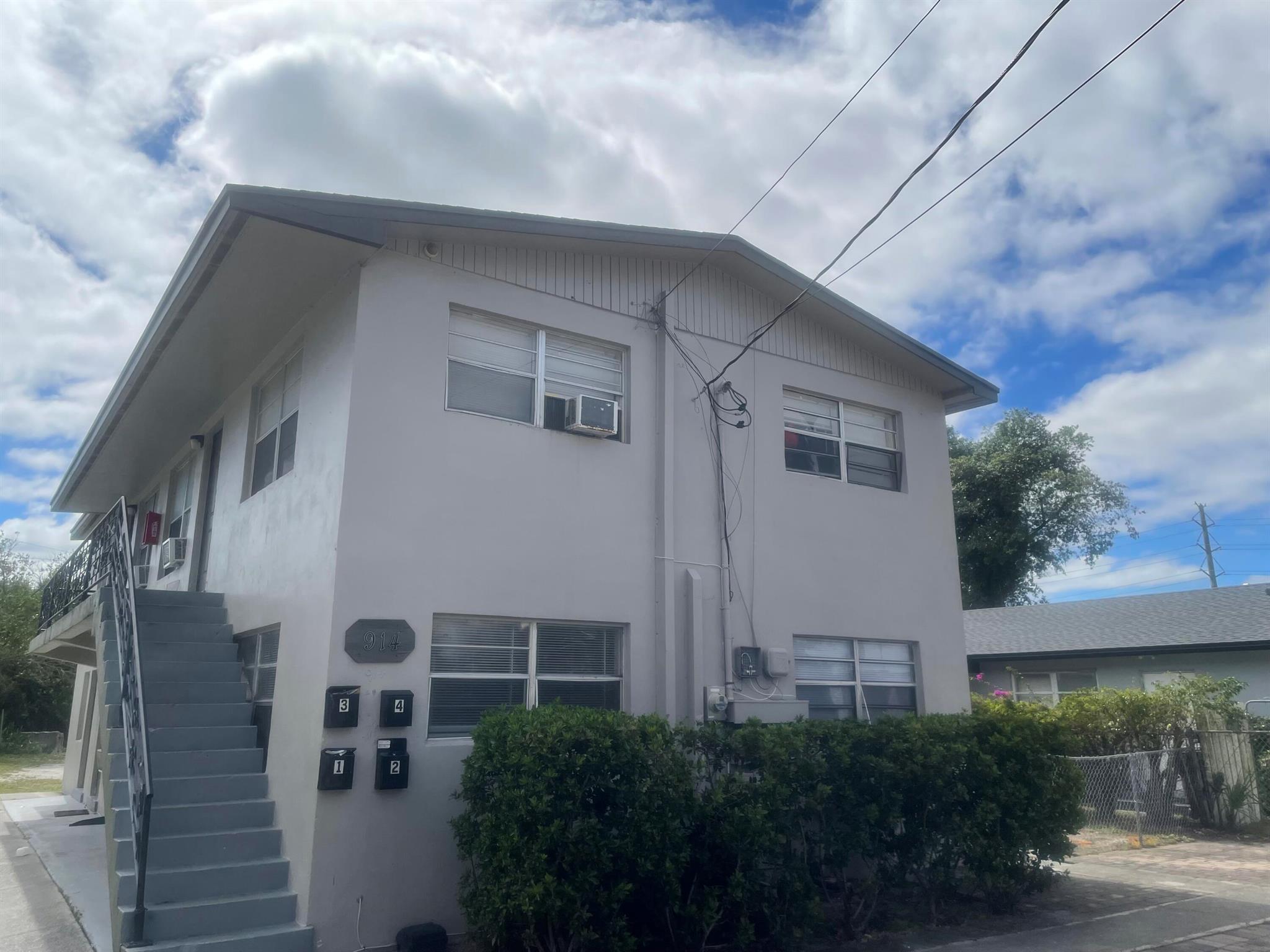 Conveniently located second floor 2 bedroom apartment in downtown West Palm Beach. Located on the second floor. Walking distance to downtown, shopping and both the Brightline and Tri-Rail. Tile floor throughout the unit. Freshly painted. Quick approval process. Make an appointment to view this apartment today. Owner requires 3 months of paystubs, credit and background report for each person. There is a $100 admin fee due at move in. First month deposit required and two months security at move in. Income must be $4500 per month. No exceptions.