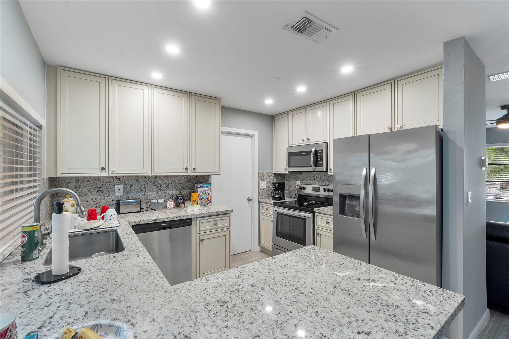 980 NW 69th Ave