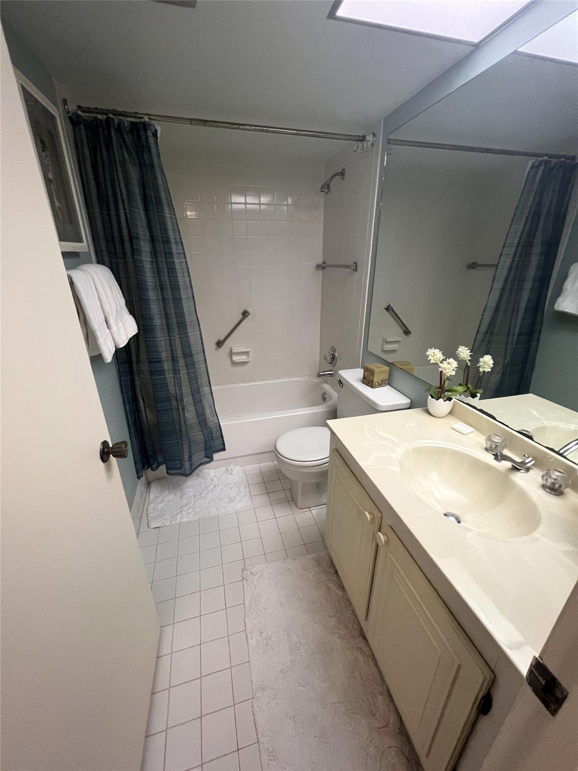 Martinique Village III - Residential Lease