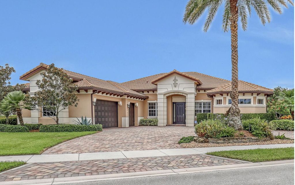 Photo of 104 Manor Circle, Jupiter, FL 33458 (MLS # R11112430)