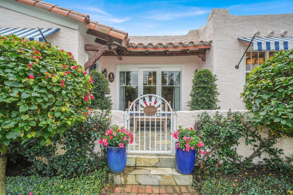 Photo of 118 N Dixie Boulevard, Delray Beach, FL 33444 (MLS # R11159373)