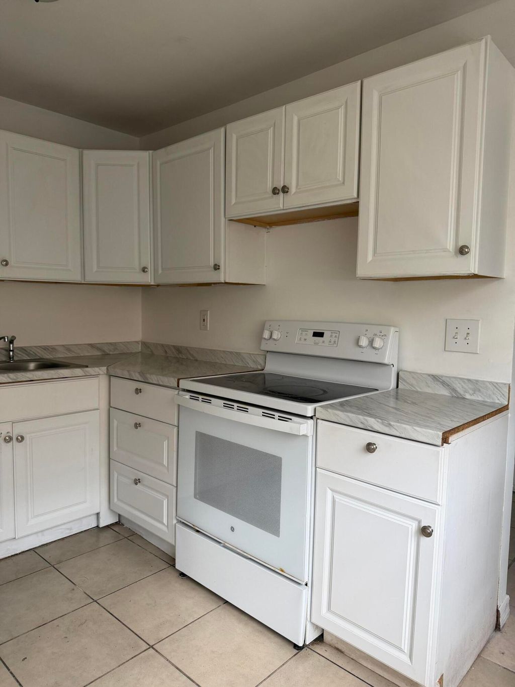 Photo of 906 SE Tarpon Avenue #B, Stuart, FL 34994 (MLS # B26031718)