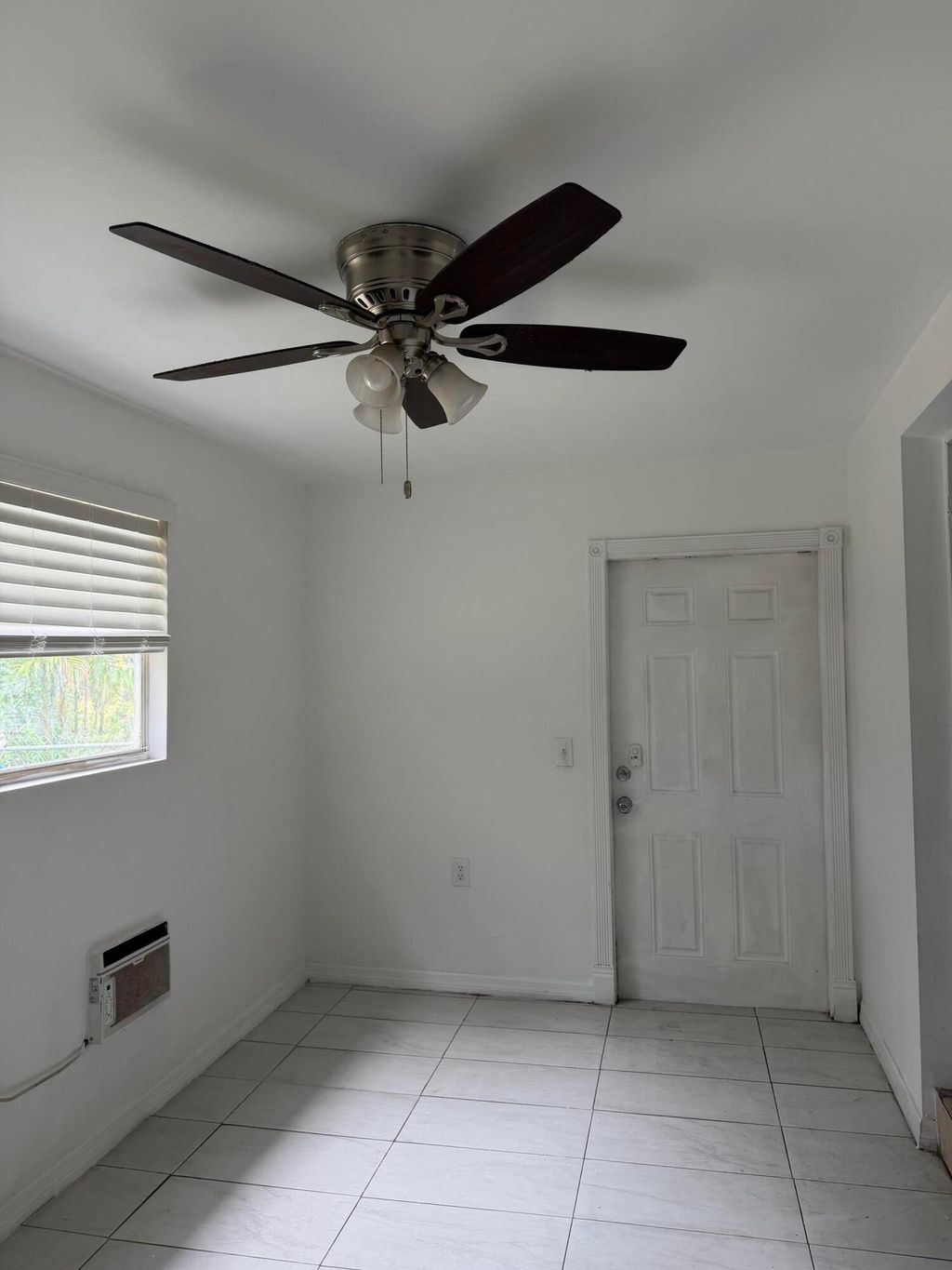 Photo of 906 SE Tarpon Avenue #B, Stuart, FL 34994 (MLS # B26031718)