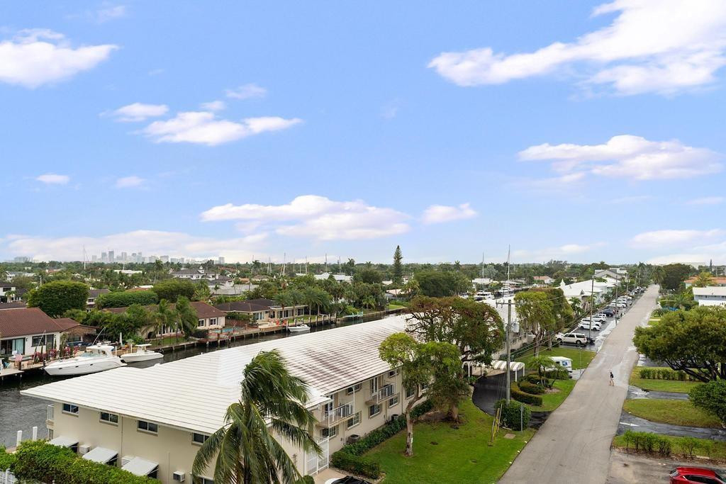 LAUDERDALE TOWER - Residential