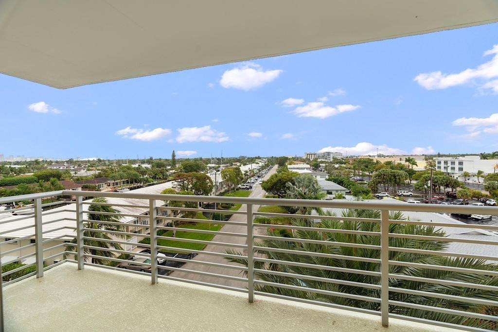 LAUDERDALE TOWER - Residential