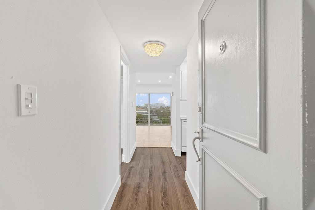 LAUDERDALE TOWER - Residential