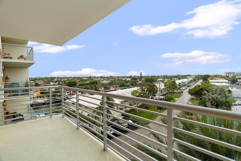 LAUDERDALE TOWER - Residential