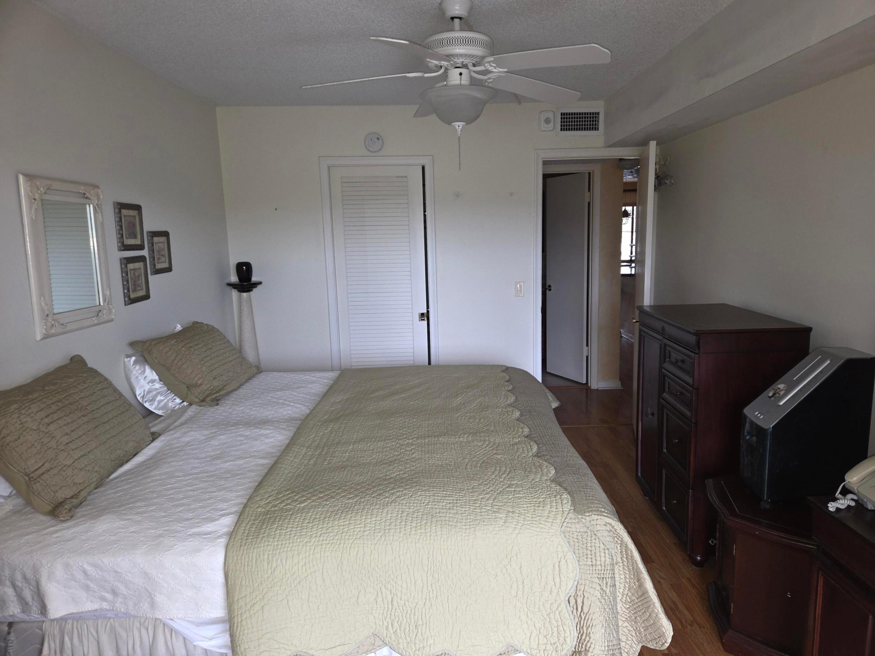 LYNDHURST I CONDO - Residential