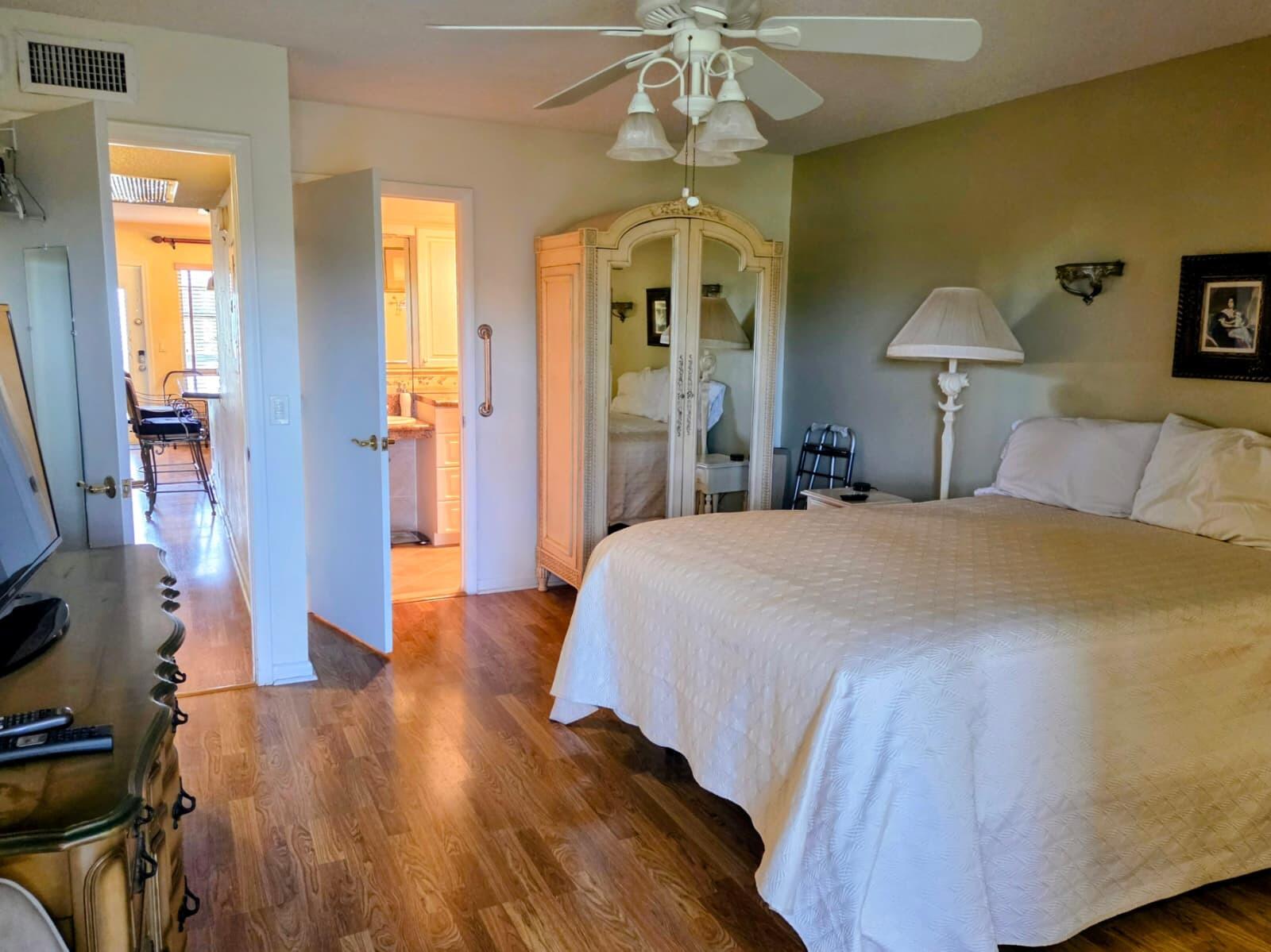 LYNDHURST I CONDO - Residential