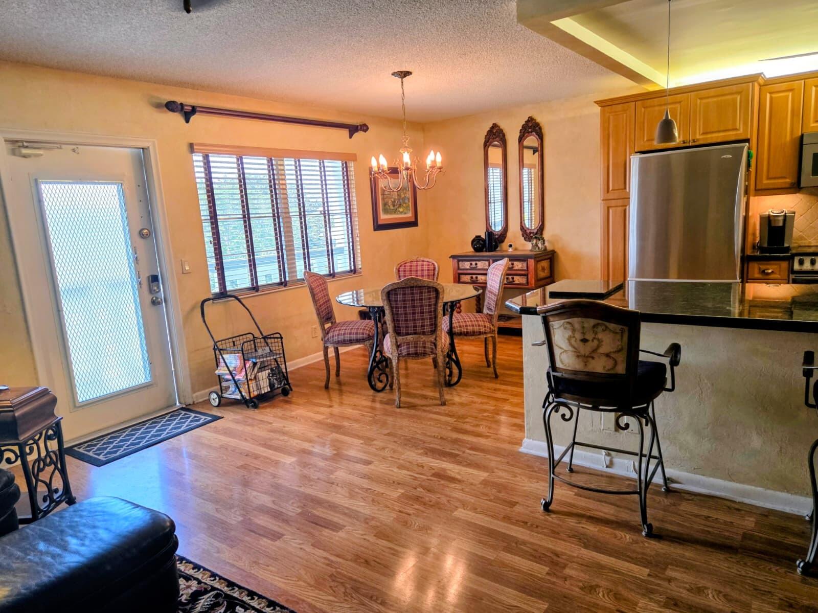 LYNDHURST I CONDO - Residential