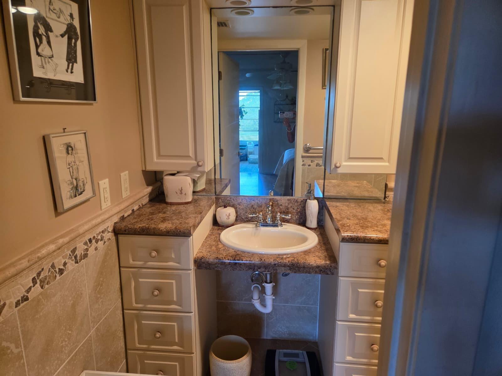 LYNDHURST I CONDO - Residential