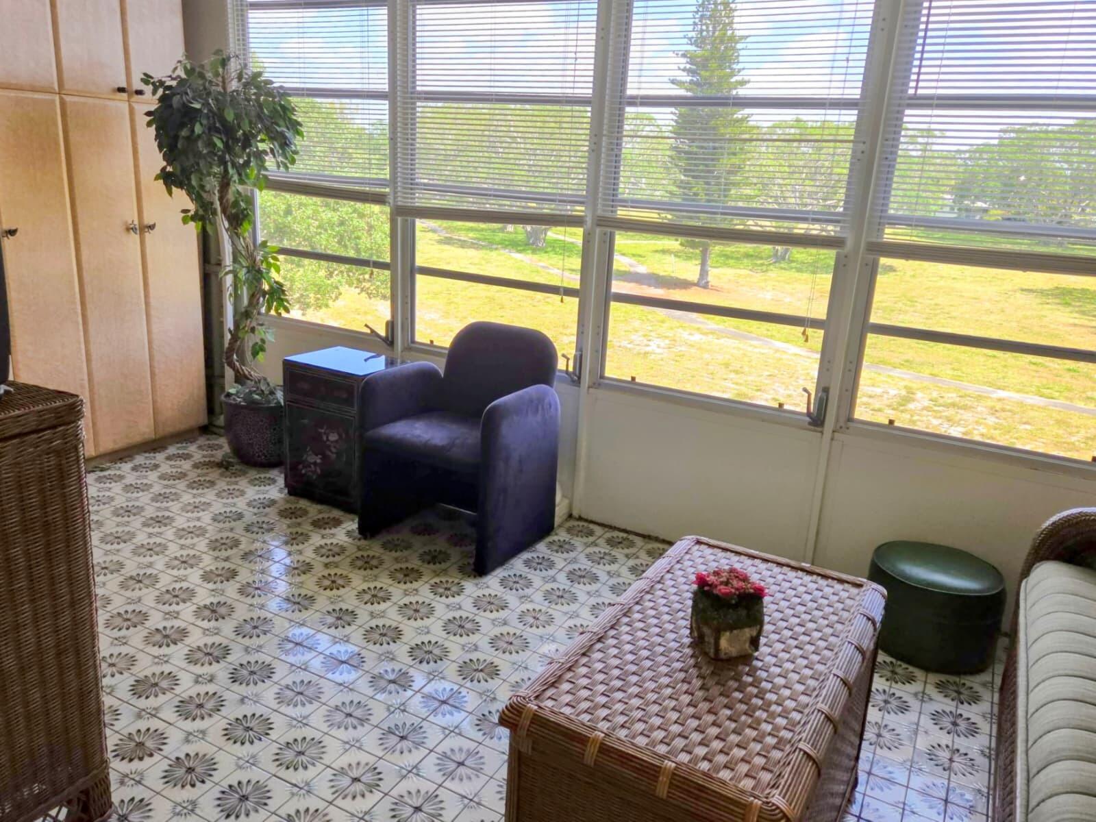 LYNDHURST I CONDO - Residential