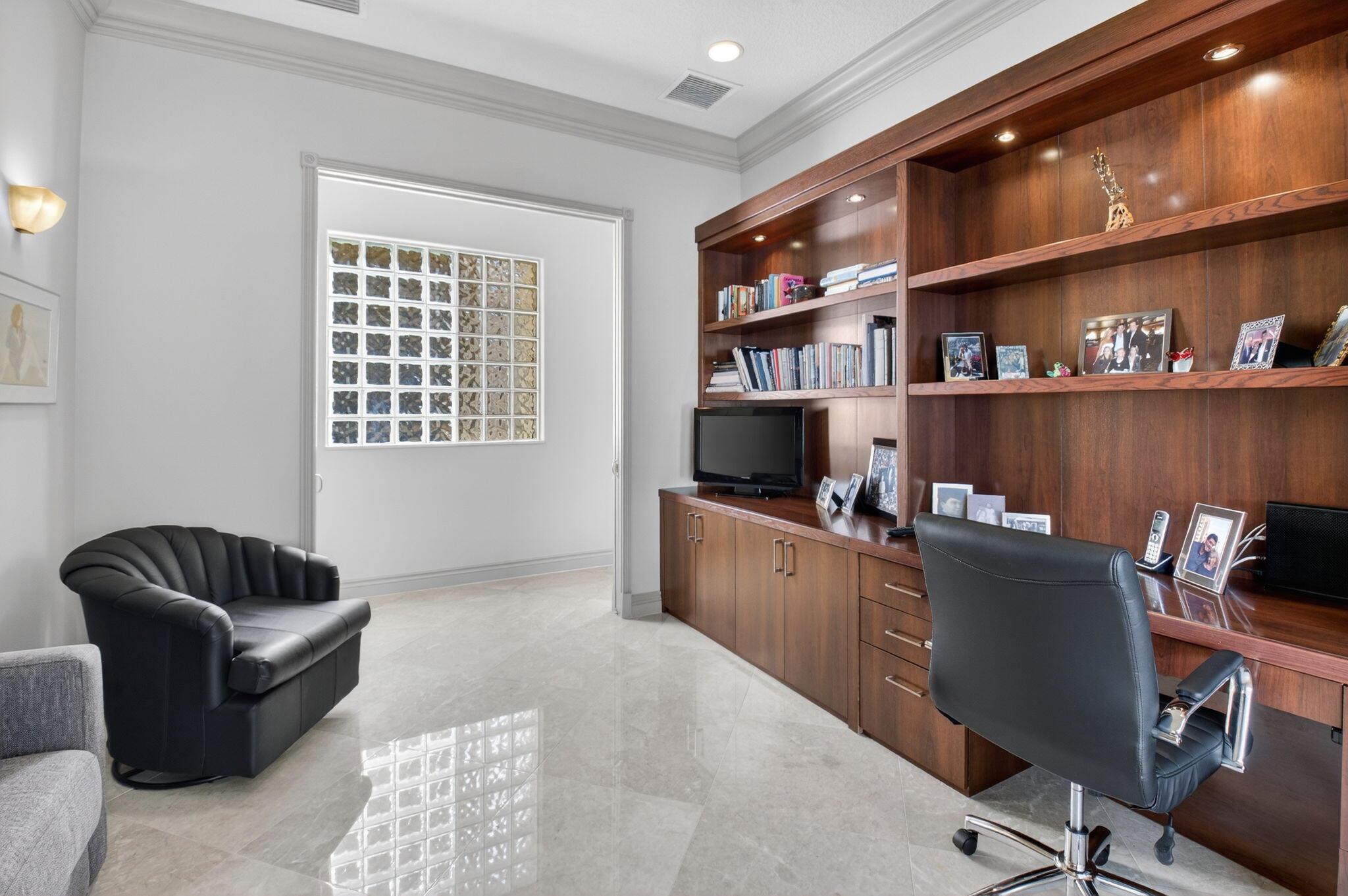 VALENCIA PALMS - Residential