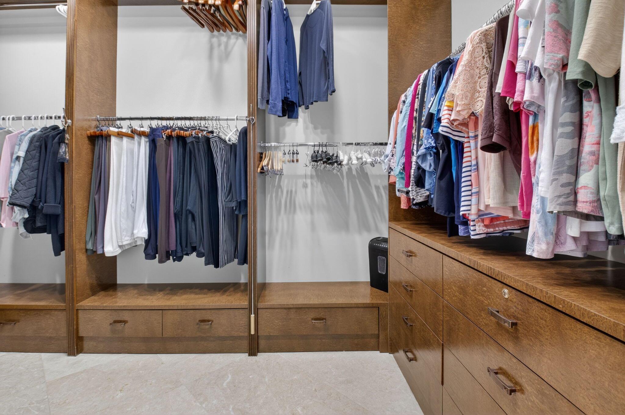 VALENCIA PALMS - Residential