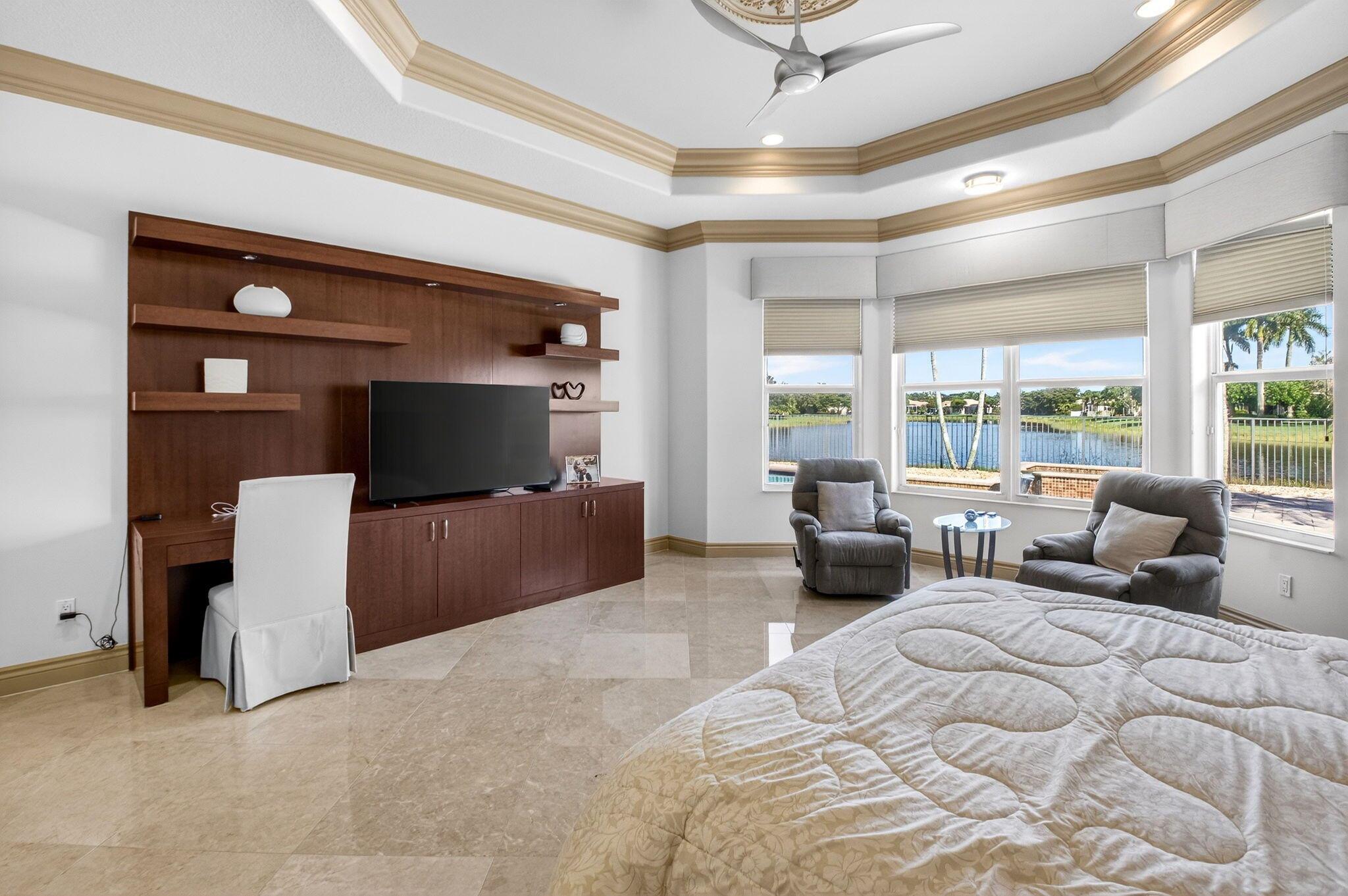 VALENCIA PALMS - Residential