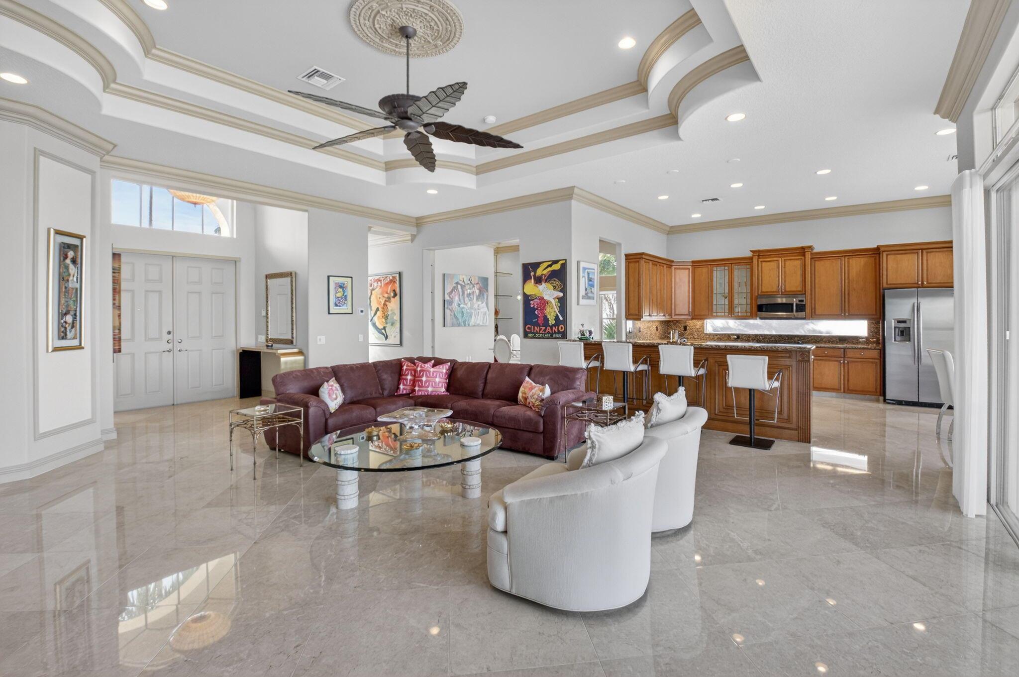 VALENCIA PALMS - Residential