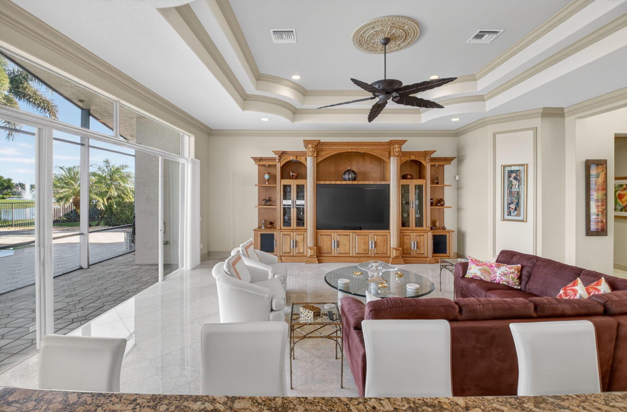 VALENCIA PALMS - Residential