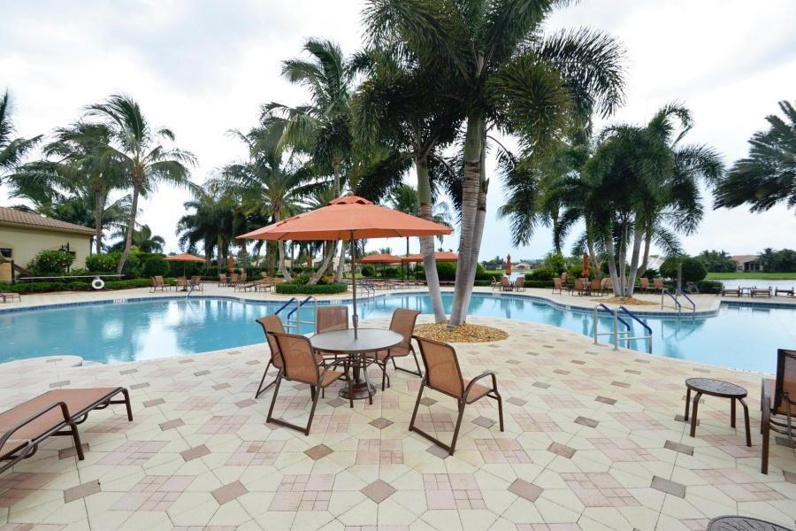 VALENCIA PALMS - Residential