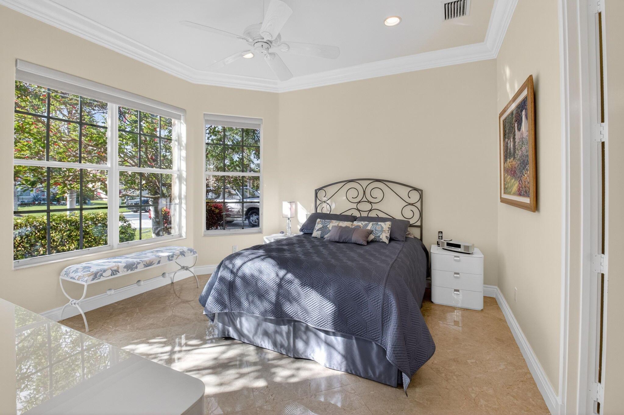 VALENCIA PALMS - Residential