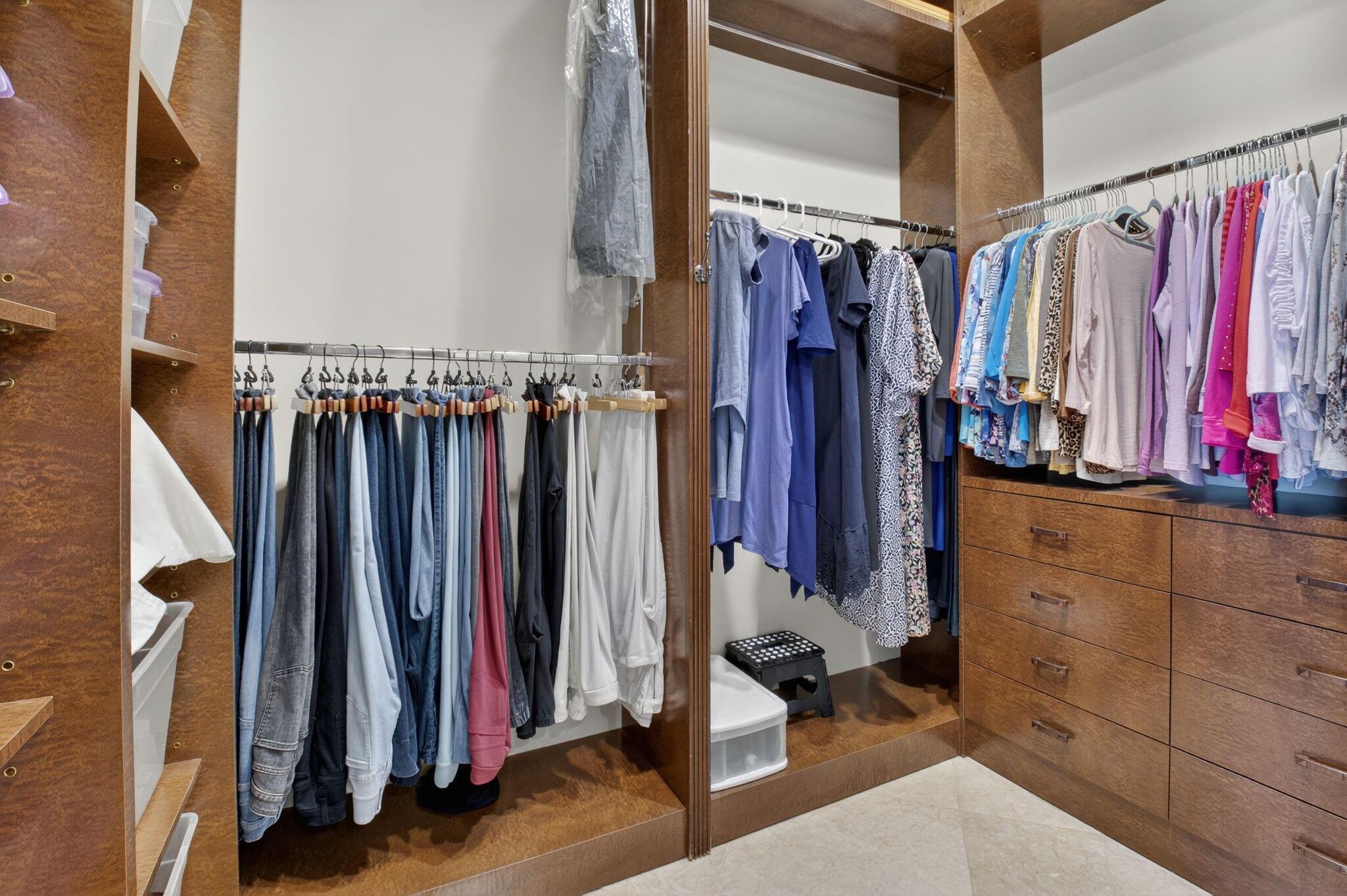 VALENCIA PALMS - Residential