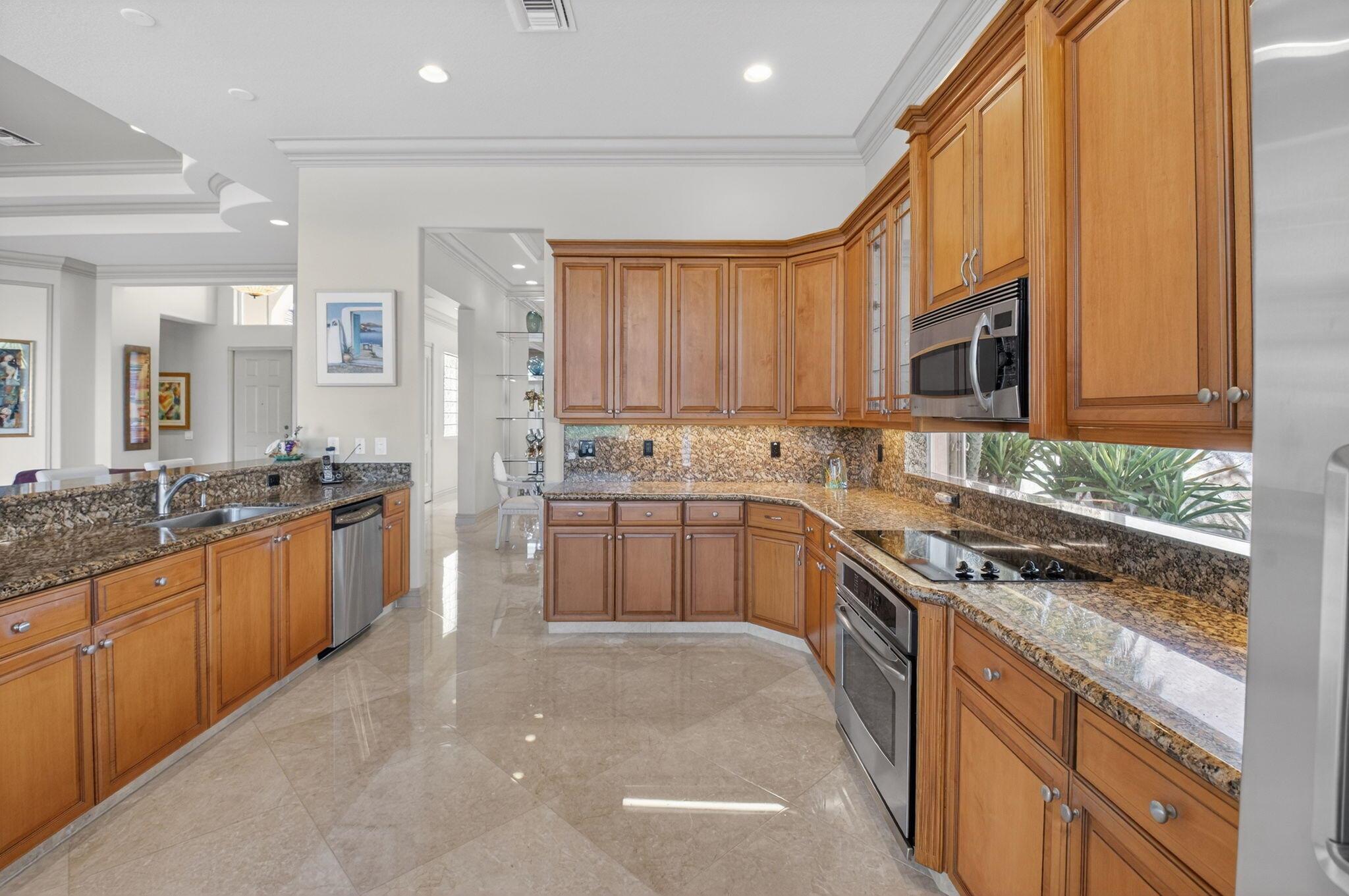 VALENCIA PALMS - Residential