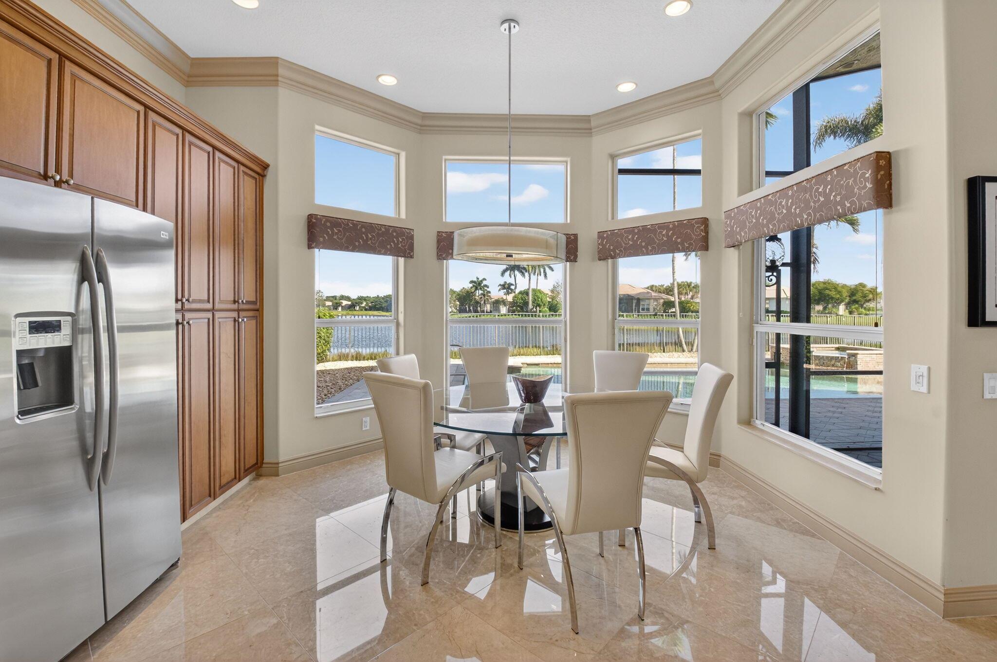 VALENCIA PALMS - Residential